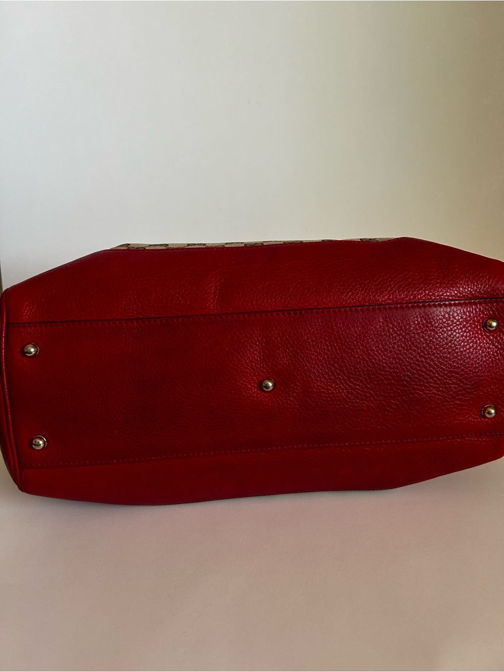 Gucci Beige GG Canvas Tote with Red Trim and Bamboo Handles - Picture 3 of 4